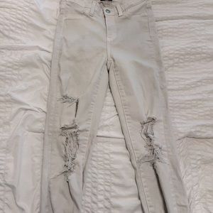 Size 00 White V-Rise Jeans